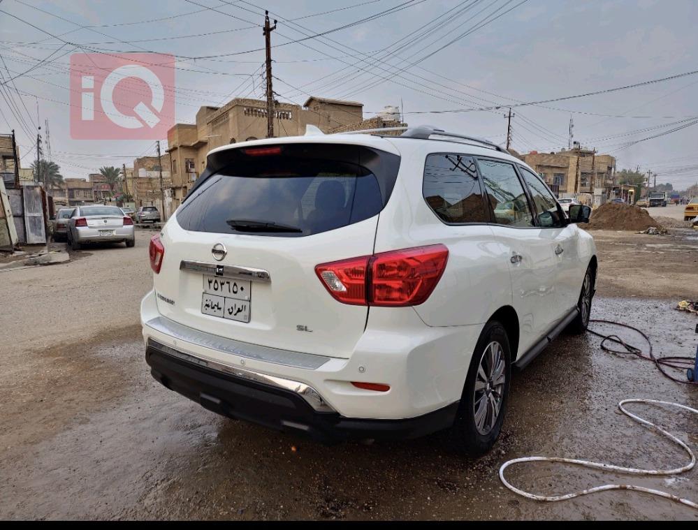 نیسان پاسفایندەر